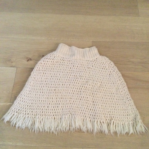 Vince Wool and Camel Hair Knitted Capelet - Picture 2 of 4